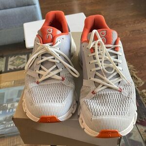 On Cloud Men’s Size US9M UK8.5 EU42.5 JP27